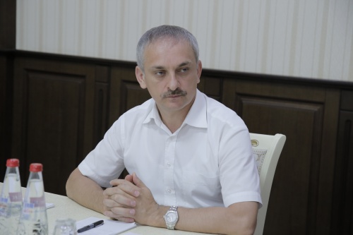 Энрик Муслимов провел аппаратное совещание 