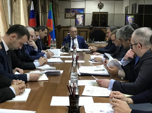 Малик Баглиев провел аппаратное совещание