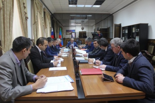Малик Баглиев провел аппаратное совещание