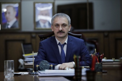 Поздравление главы ГО «город Дербент» Энрика Муслимова с Днем Конституции РД